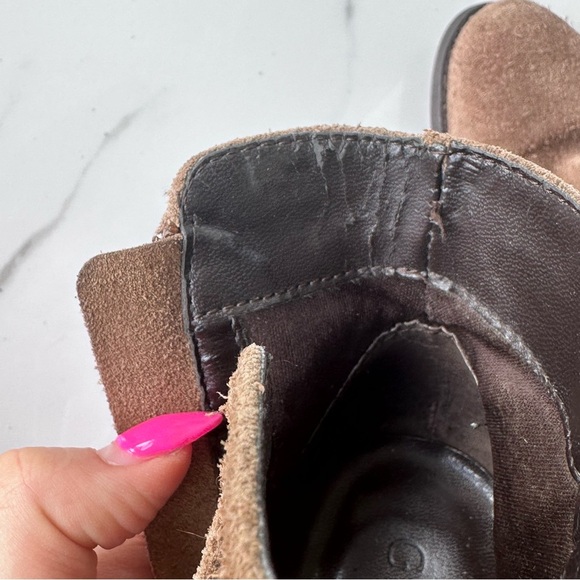 GUESS Boots Women's Tan Brown Western Suede Ankle Booties Cowgirl 6 - Picture 9 of 11